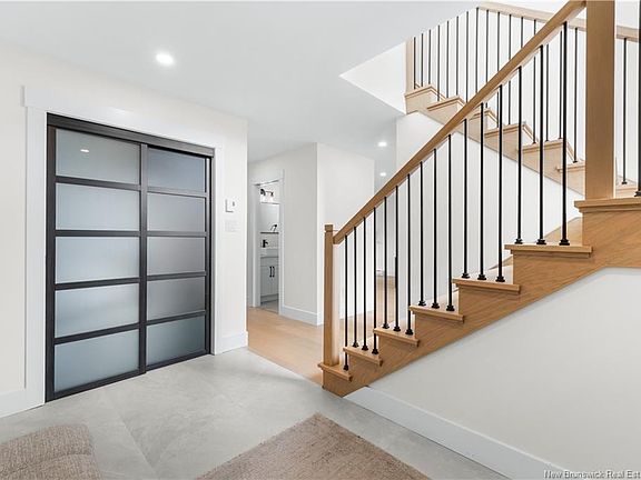 5th image of 153 Herman St