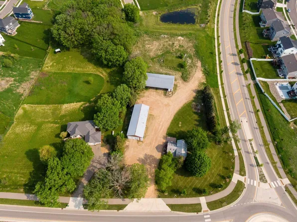 4150 Big Woods Blvd, Chaska, MN 55318