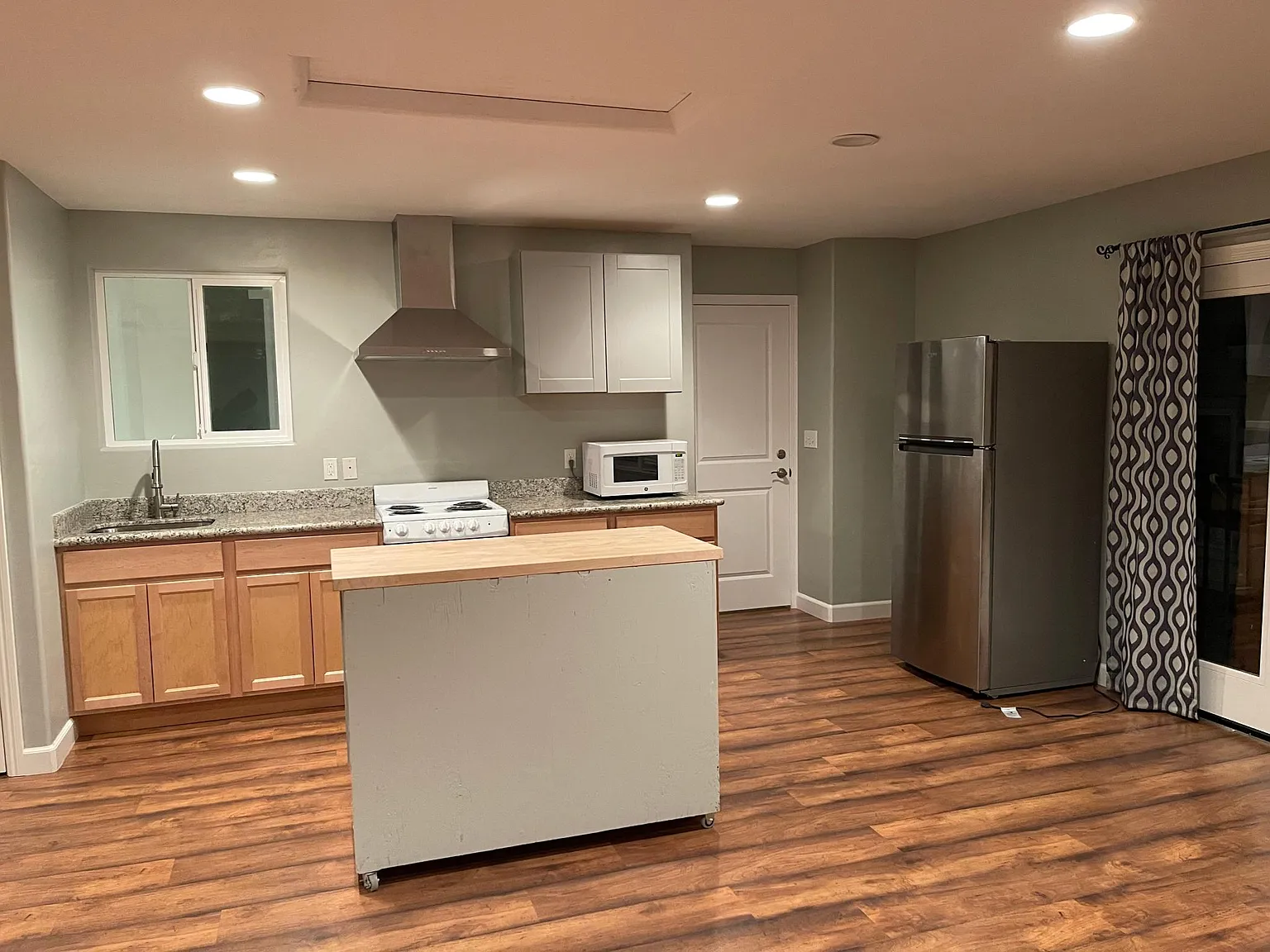 208 Arreba St — Photo 4