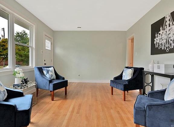 2nd image of 802 Lincoln Ave