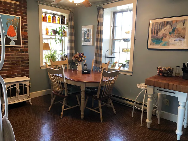 2 Waldron Ct #1 — Photo 1