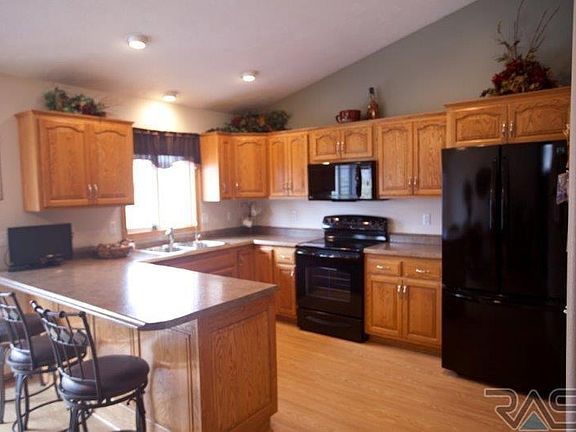 4th image of 5709 S Chuck Dr