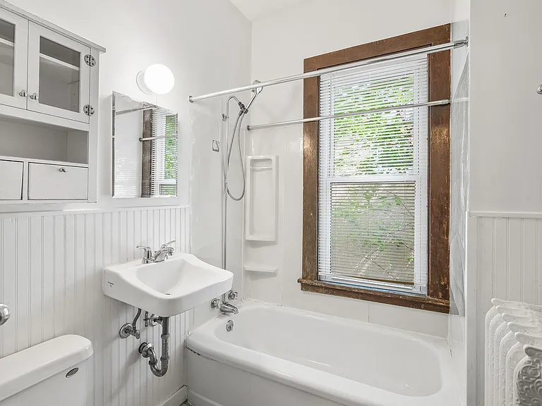 Doolittle 2735 Humboldt Ave S — Photo 13