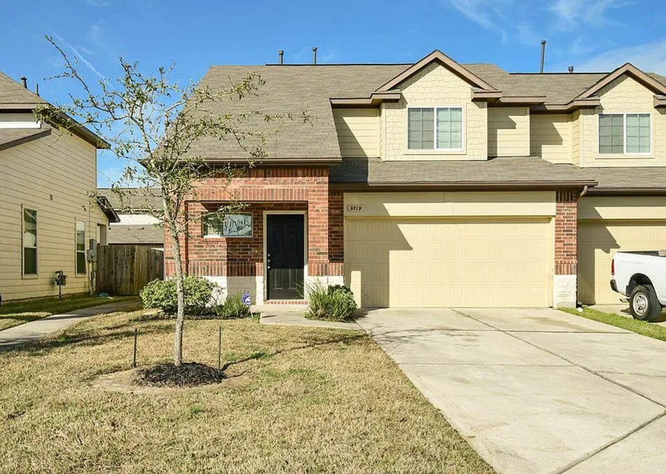 9719 Caprice Ct
