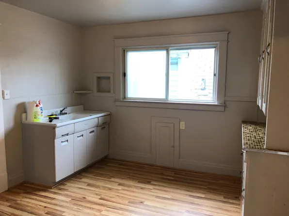 2405 Woodlawn Ave, Niagara Falls, NY 14301