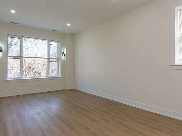 2036 N Hoyne Ave #2 — Photo 3