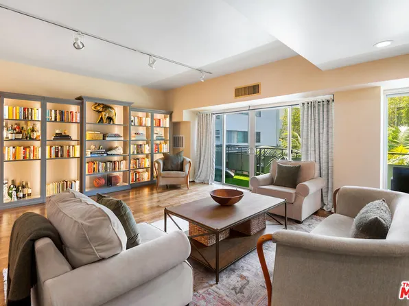 1155 N La Cienega Blvd APT 209, West Hollywood, CA 90069