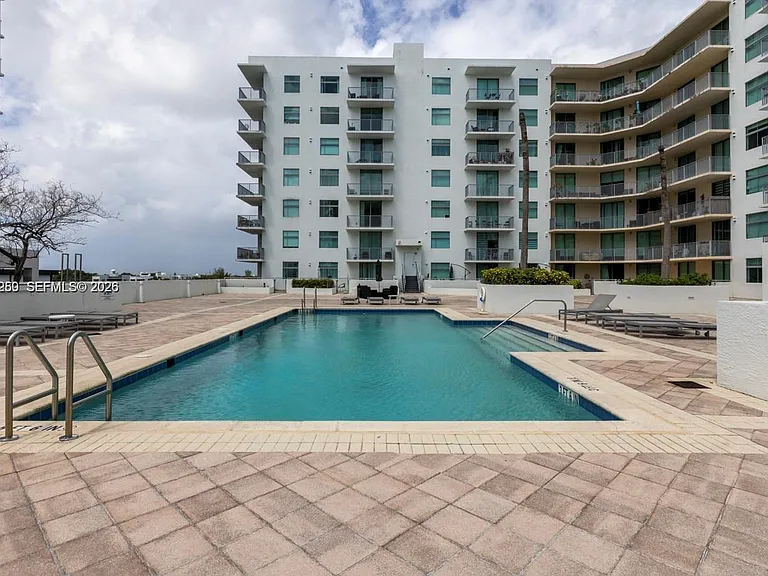 140 S Dixie Hwy #810 — Photo 24