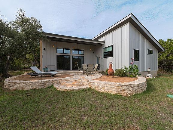 3rd image of 10827 Crestview Dr