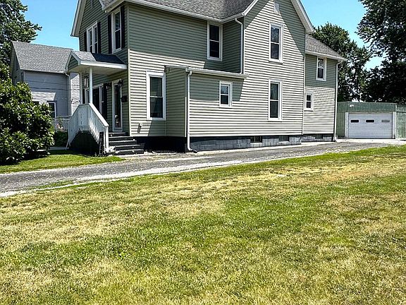 3rd image of 1024 E Brooks St