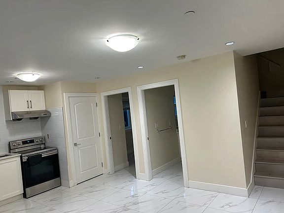 4th image of 3437 Turner St #13