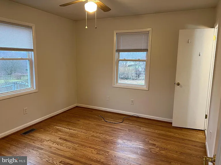 810 Wisteria Dr — Photo 15
