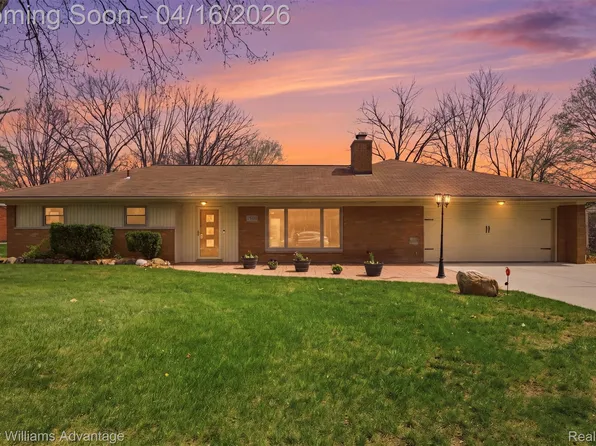 23632 Wesley Dr, Farmington, MI 48335