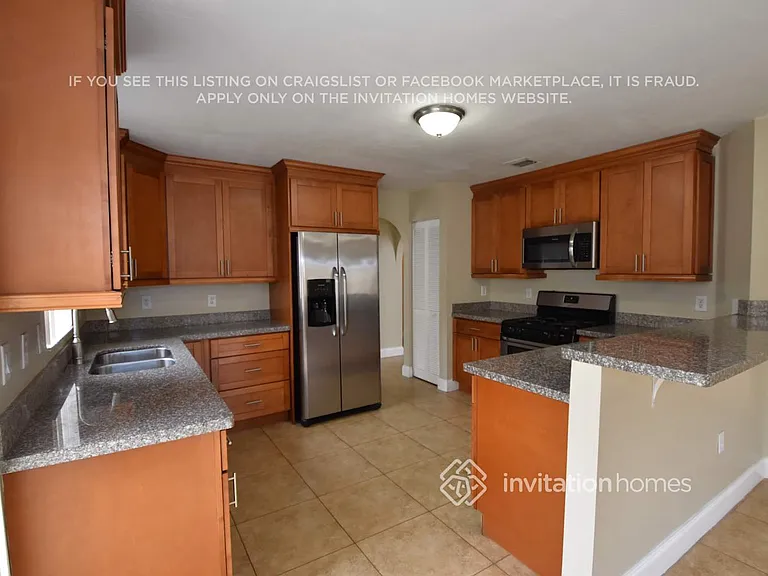14671 SW 156th Ave — Photo 5