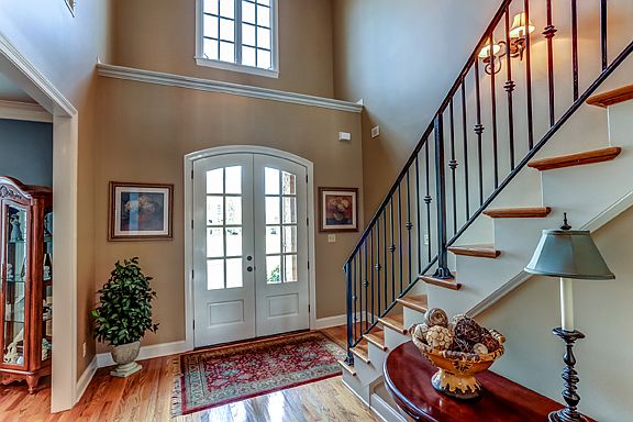 2nd image of 1295 Brayshore Dr
