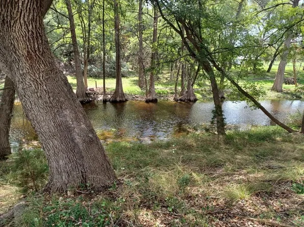 535 China St, Center Pt, TX 78010