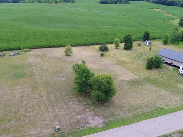 E Lake Geneva Rd NE, Alexandria, MN 56308