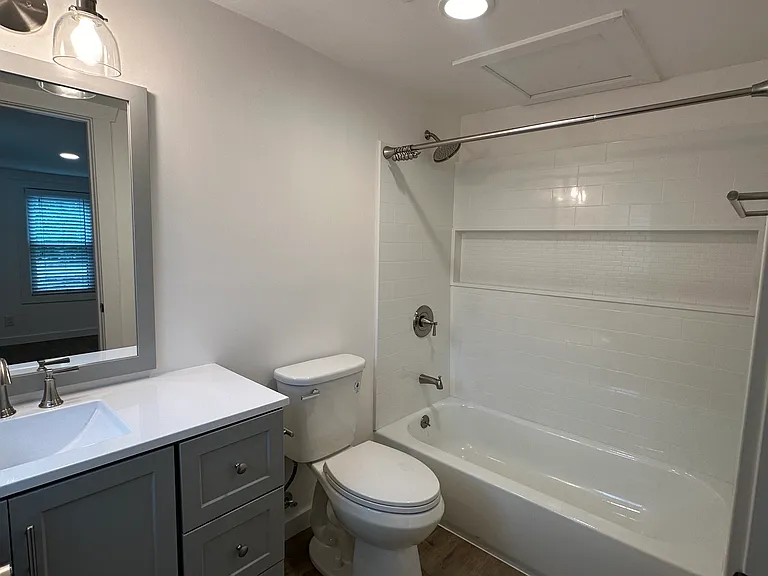 2232 W Rosedale St S #100 — Photo 17
