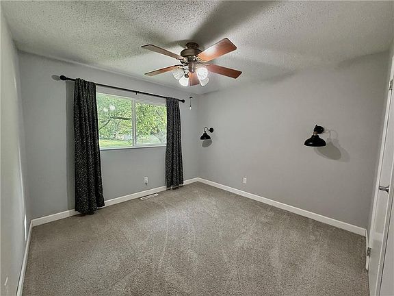 5th image of 424 Lisa Ln
