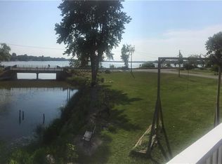 2251 Edgemere Dr, Rochester, NY 14612