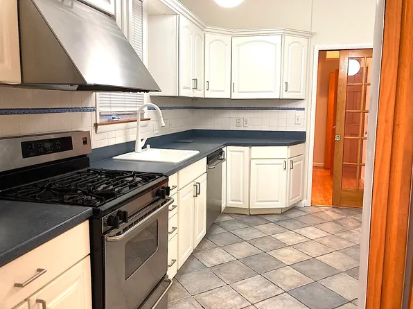 284 Magnolia Avenue image 4 of 23