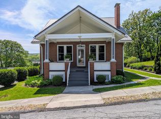 20 W 2nd St, Everett, PA 15537
