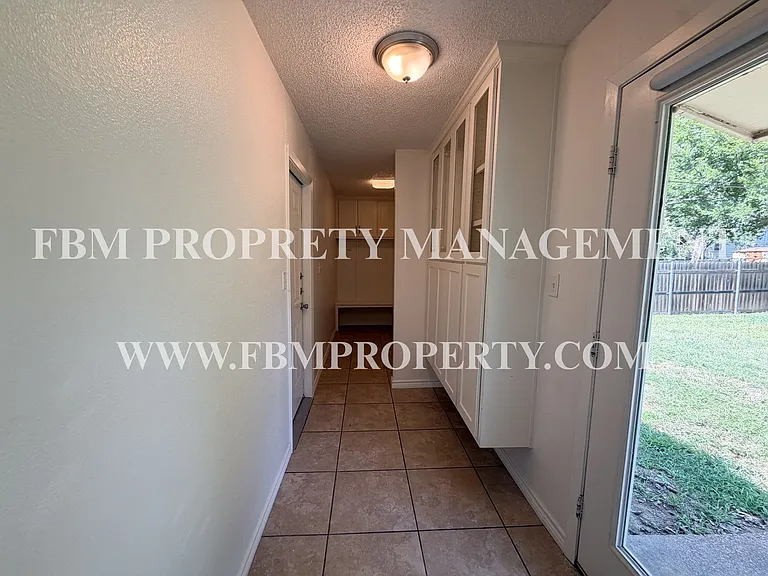 1408 Nichols St — Photo 7