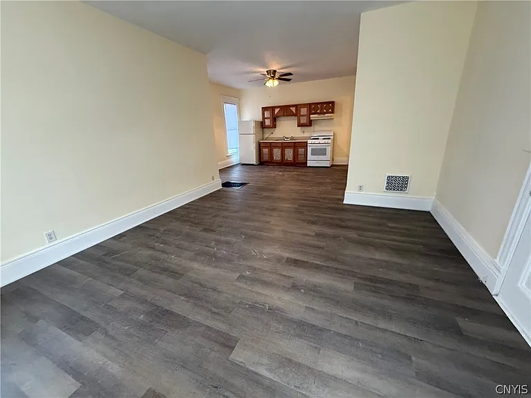 416 Danforth St #1F — Photo 3