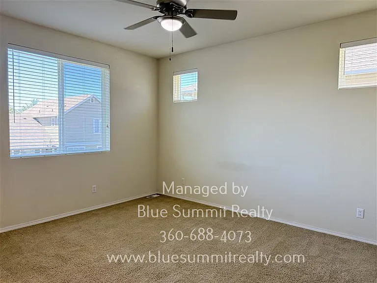 3515 Becket St NE — Photo 9