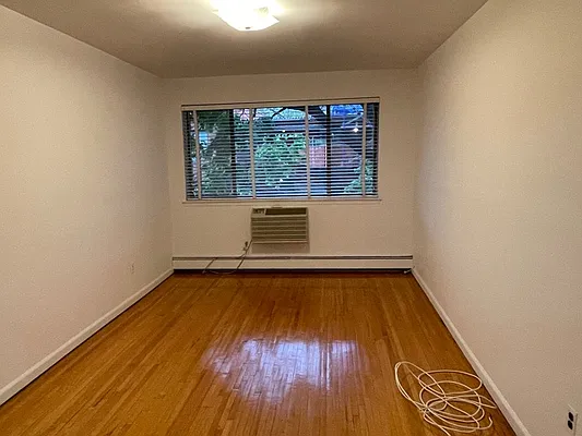 Rented by 18 REALTY | media 23