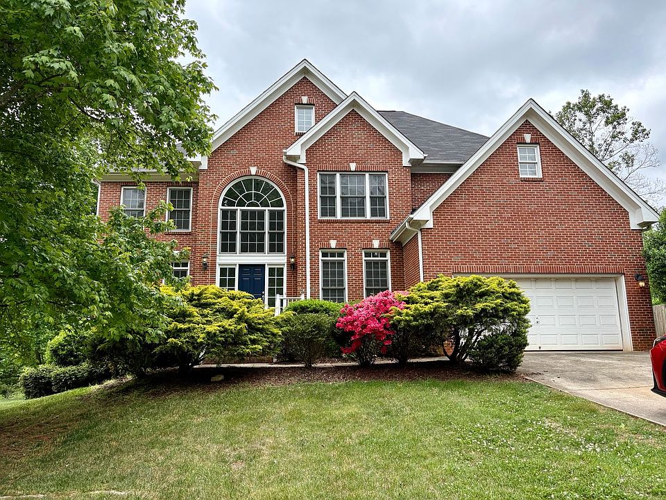 1st image of 413 Dairy Farm Dr