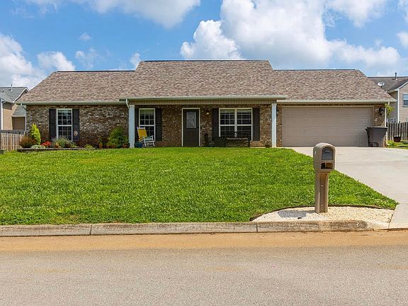 2nd image of 823 Evelyn Dr