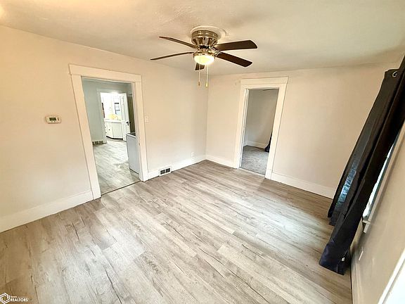 5th image of 1213 Doemland St