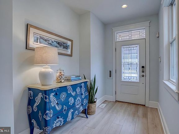 4th image of 237 2nd St