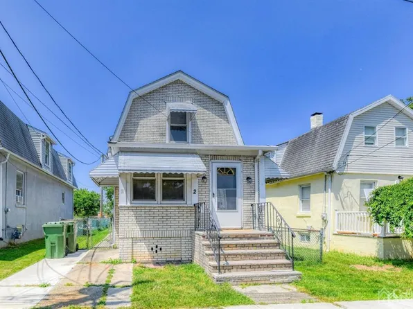 2 Seminole St, Sayreville, NJ 08872