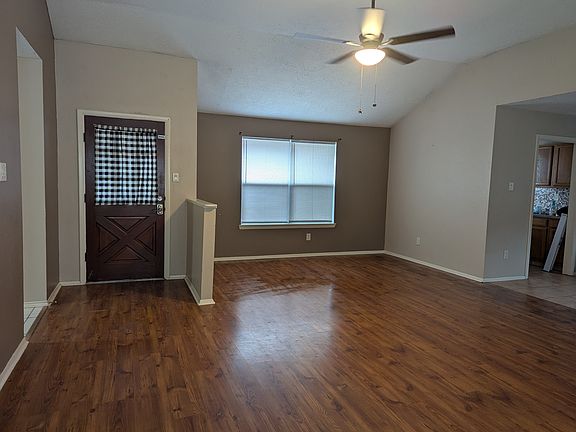 5th image of 10933 Rosewood Ct