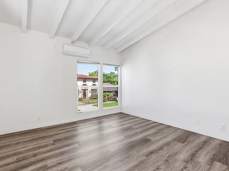 4418 Vantage Ave #1 — Photo 13