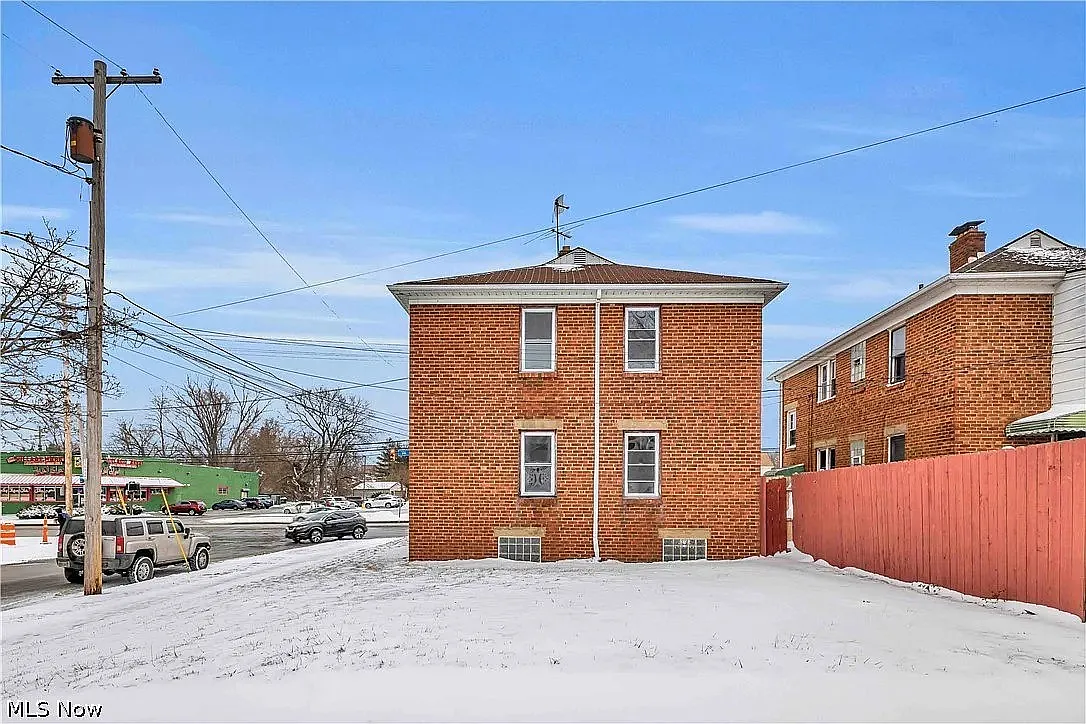 Building Photo - 3662 W 117th St