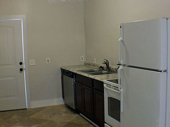 3rd image of 506 E Liberty St APT A