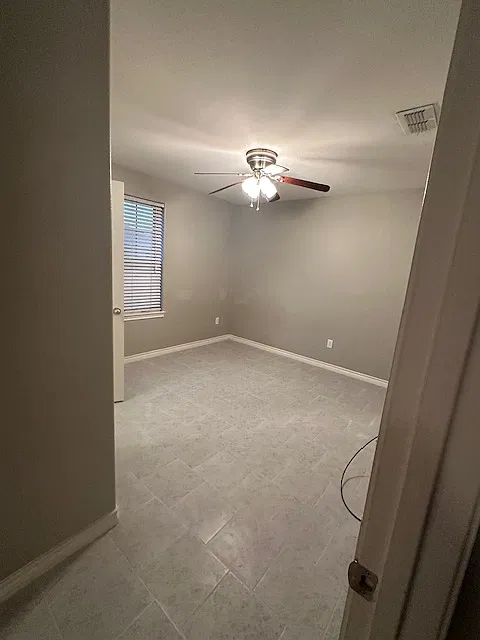 3 bed, 1200 sqft, $1,650 — Photo 3