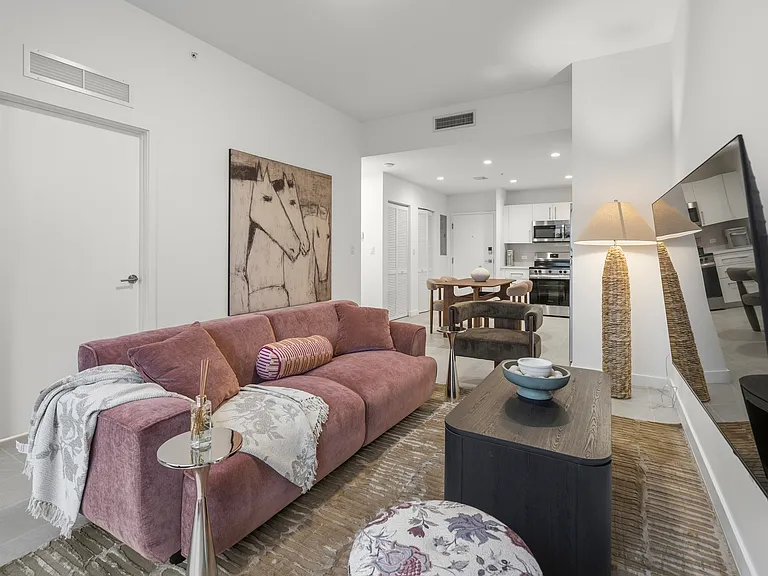 1201 SW 27th Ave #401 — Photo 8