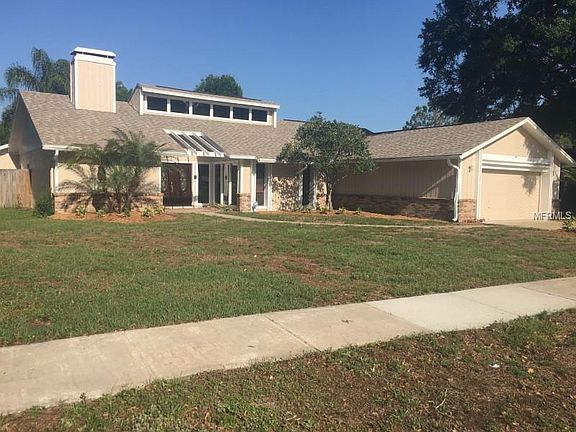 2nd image of 9204 Hollyridge Pl