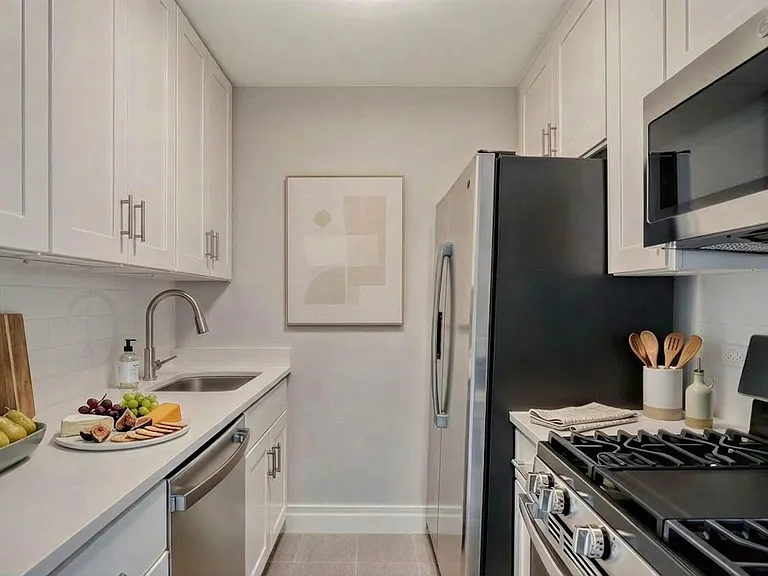 155 E 29th St #20E — Photo 4