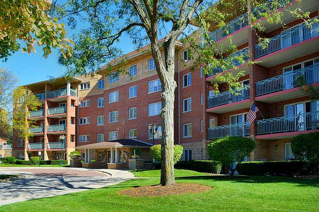 1st image of 720 Creekside Dr Unit 104