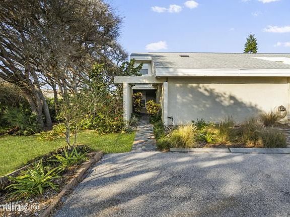 3rd image of 4501R Sandcastle Cir