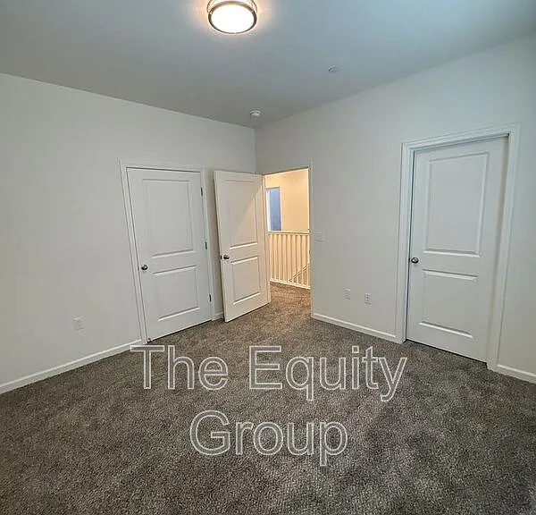 723 S Pinkham #102 — Photo 17
