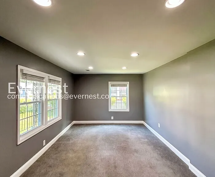 603 Henry St — Photo 4