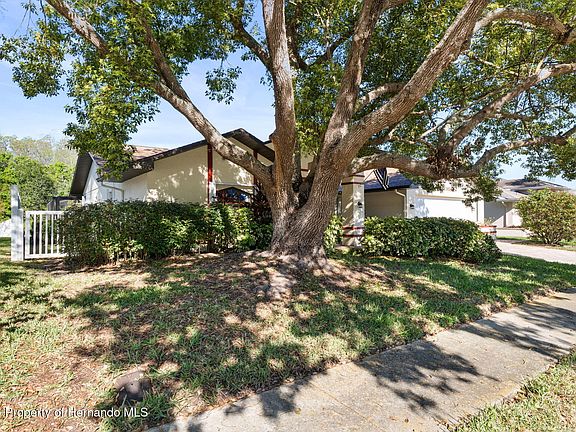 3rd image of 5243 Saltamonte Dr
