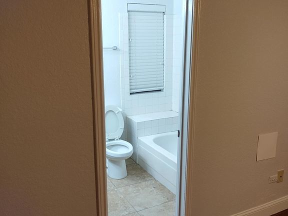 4th image of 1420 Natchez Trce