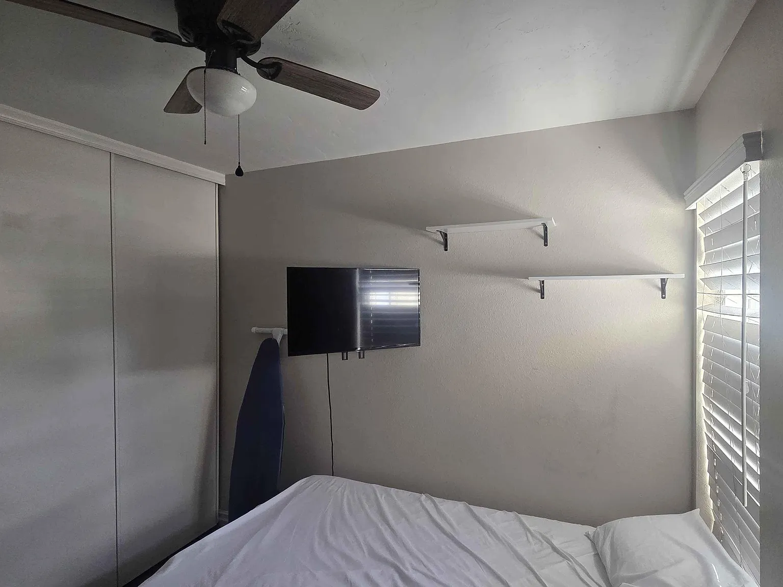 1 bed, 1.0 bath, 1322 sqft, $1,364 — Photo 1